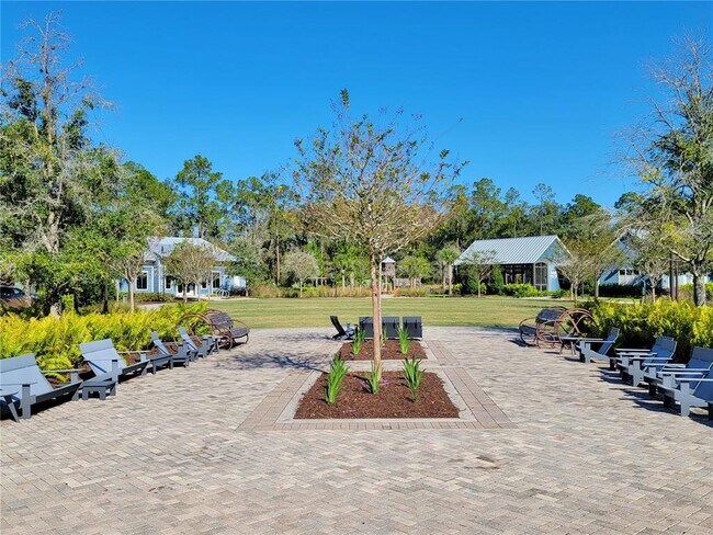 Building Photo - 16922 Red Brick Ln