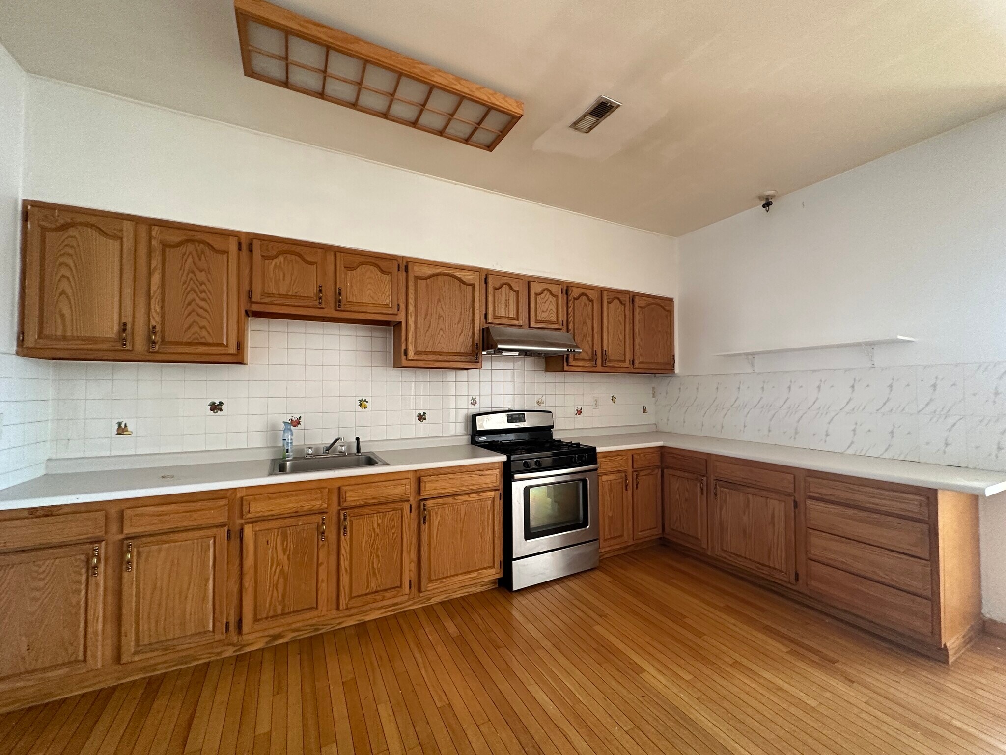 Building Photo - 721 Wharton St