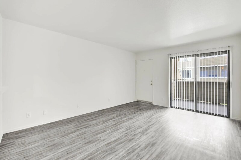 Building Photo - 904 Fairway Ave