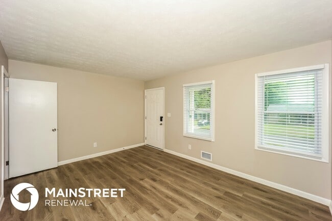 Building Photo - 5348 The Savoy