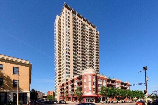 Building Photo - 929 Portland Ave S