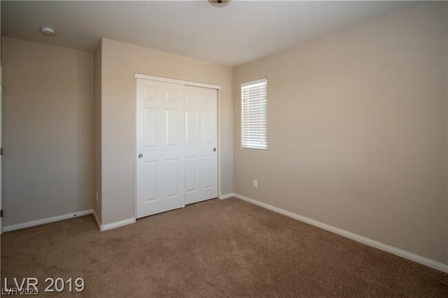 Building Photo - 6037 S Moonlight Beach