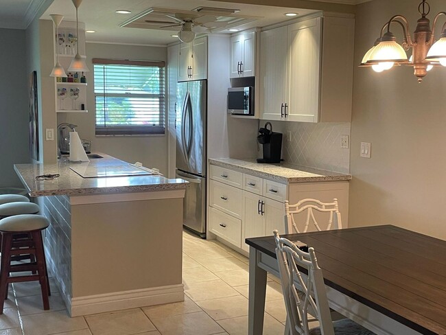 Building Photo - 1 bedroom 1 bath Villa in Delray Beach -55...