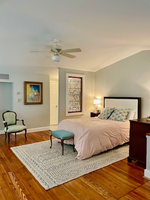 Loft bedroom - 1139 Belvedere St