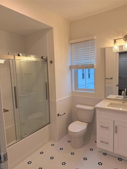 Building Photo - 122 Greenwich Ave