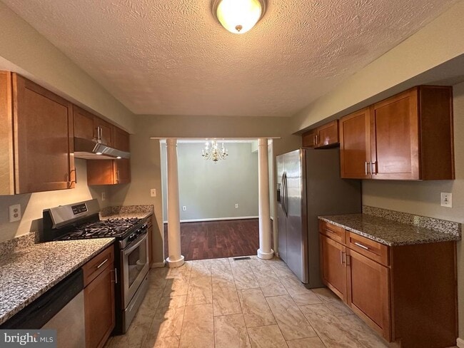 Building Photo - 5905 Sylvia Ct