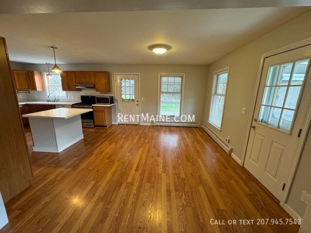 Building Photo - 841 Eastern Ave