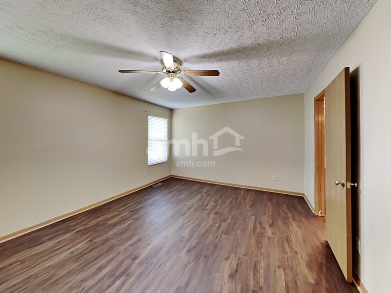 Building Photo - 1363 Wild Horse Dr