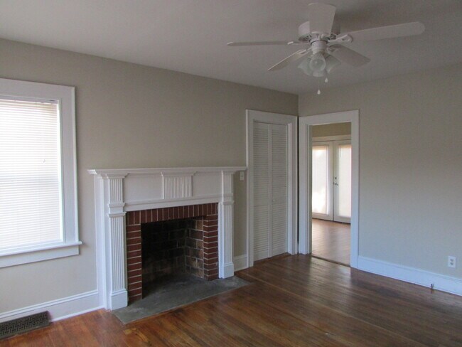 Building Photo - Cute 2 Bedroom Home available in Stanley!!