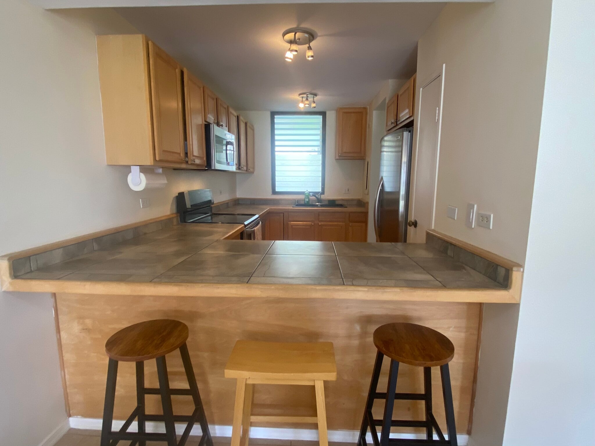 Kitchen-2 - 531 Hahaione St