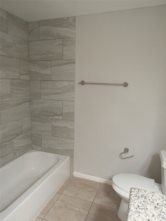 Building Photo - 8414 Beechnut St