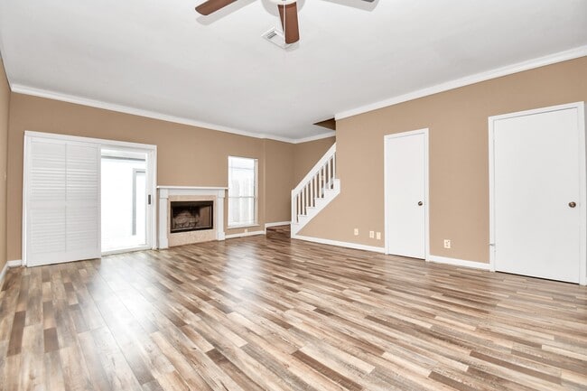 Building Photo - 12400 Brookglade Cir