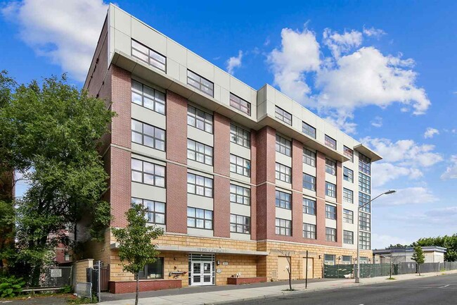 Building Photo - 3075 John F. Kennedy Blvd