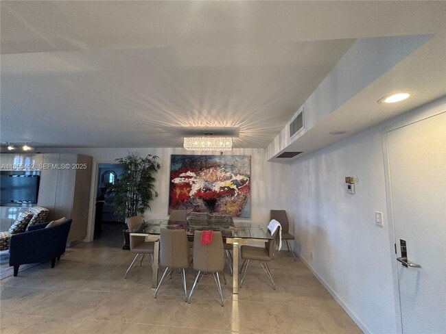 Building Photo - 3600 Mystic Pointe Dr