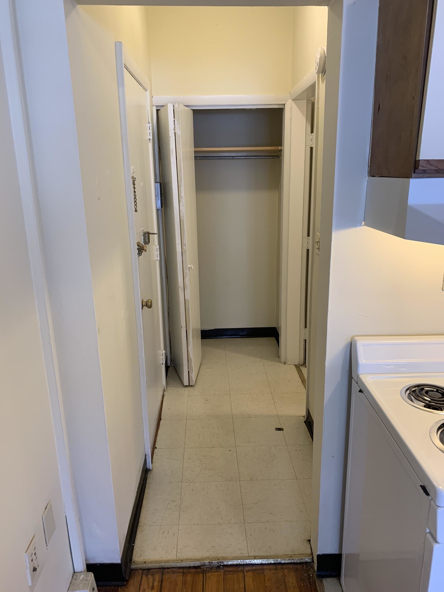 Building Photo - 1124 Commonwealth Ave