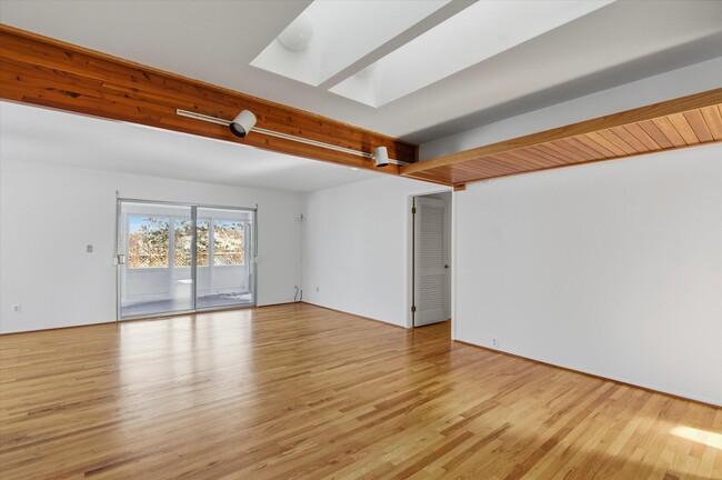 Building Photo - 1510 Barnard Rd