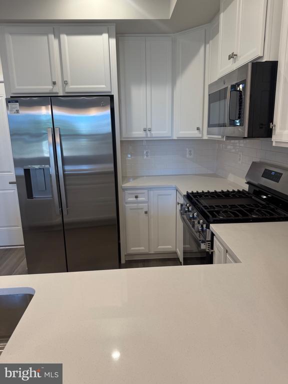 Building Photo - 8144 Foxwood Dr