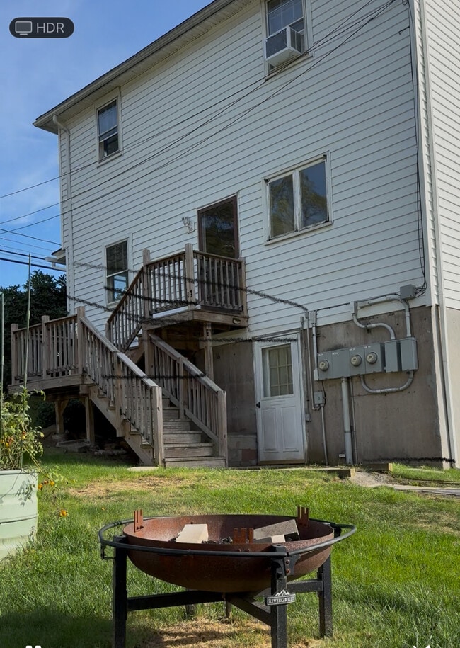 Building Photo - 143 E High St