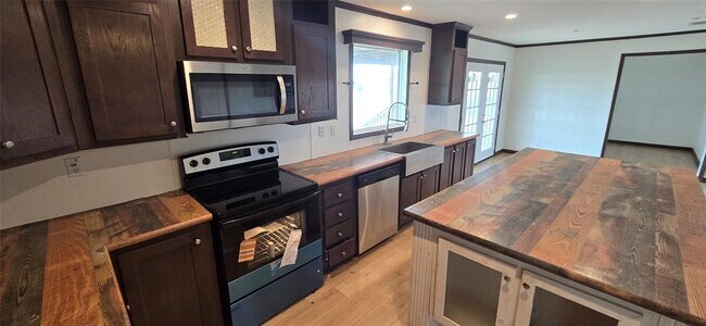Building Photo - 148 Sunview Dr
