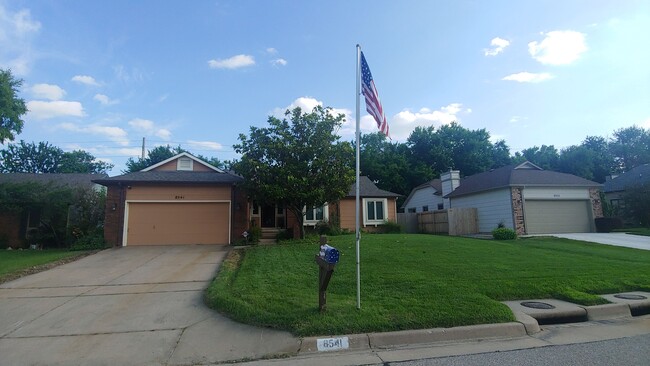 Primary Photo - 8541 E Mount Vernon St