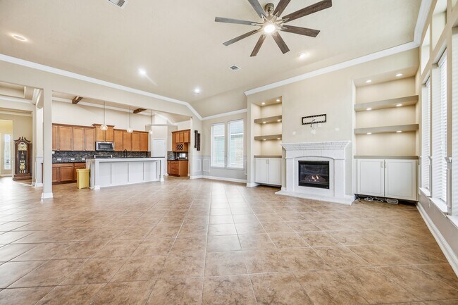 Building Photo - 8111 Sweet Gardens Ct