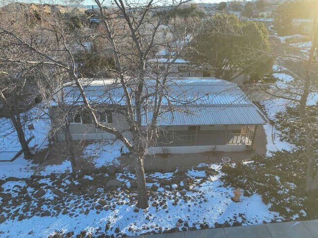 Building Photo - 2 bed, 2 bath Home in Prescott!