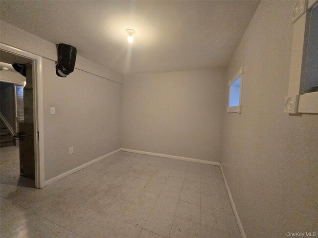 Building Photo - 60 Evan Rd