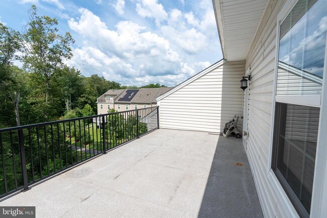 Building Photo - 2621 Smooth Alder St