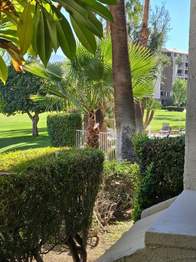 Building Photo - 910 Island Dr