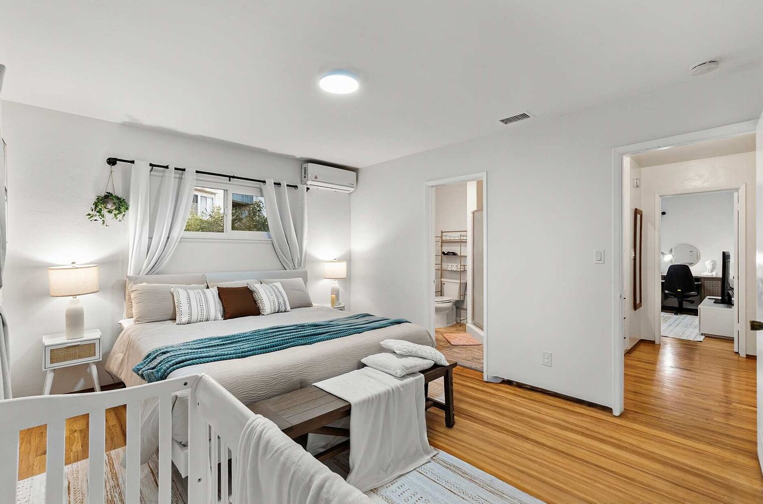 Building Photo - 4989 Randlett Dr