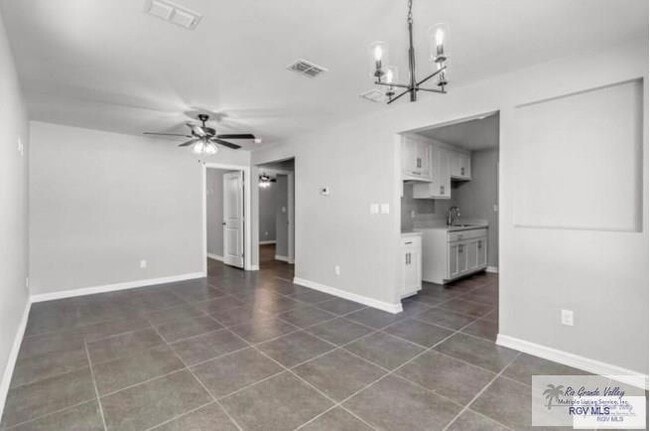 Building Photo - 2128 Northridge Ave