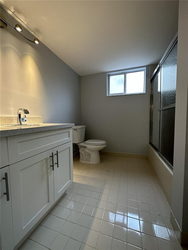 Building Photo - 601 Ives Dairy Rd