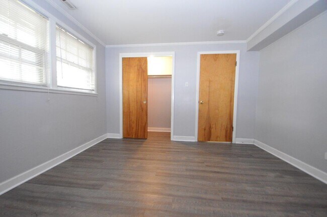 Building Photo - 651 S Stuart Ln