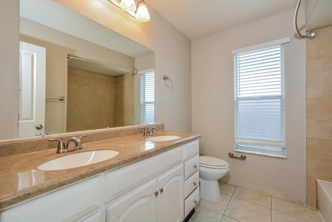 Building Photo - 3042 Stillwater Dr
