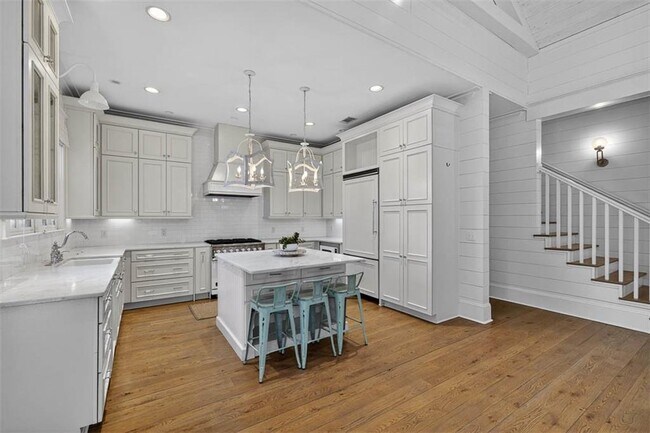 Building Photo - 1030 Village Oaks Ln