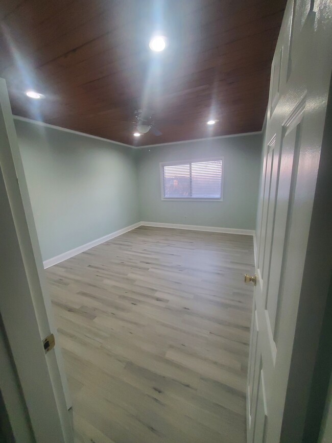 Building Photo - 53 Skyhill Rd