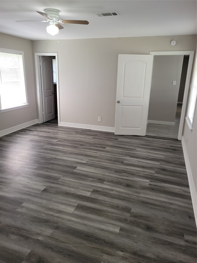 Building Photo - 7803 Broadview Dr