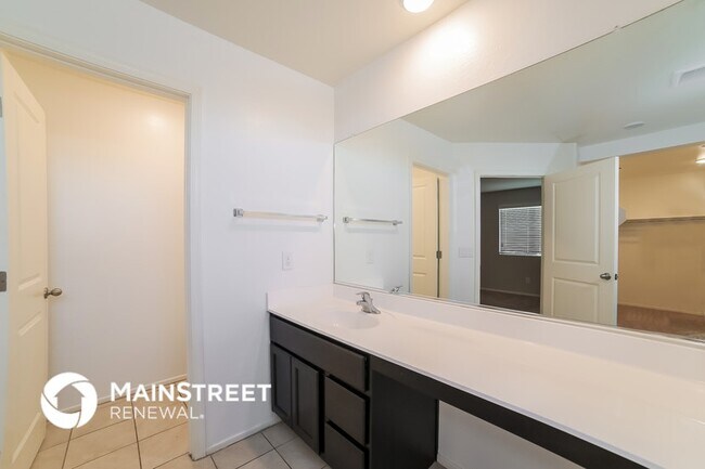 Building Photo - 8704 S 253rd Dr