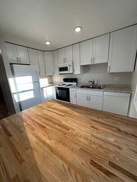 Building Photo - 1350 Balfour dr