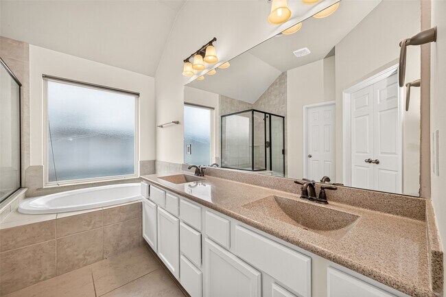 Building Photo - 6847 Tammany Manor Ln