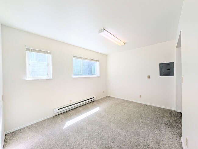 Building Photo - 2Bd/2Ba Seattle Condo