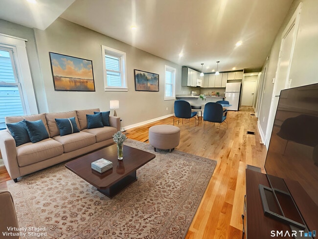 Building Photo - 109 Churchill St