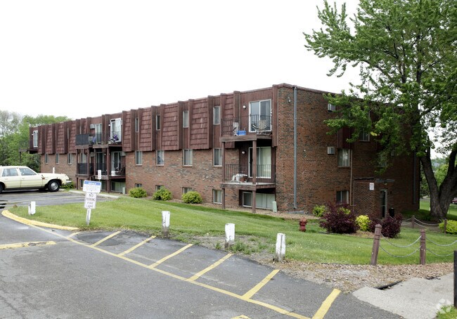 Primary Photo - Riverbend Apartments