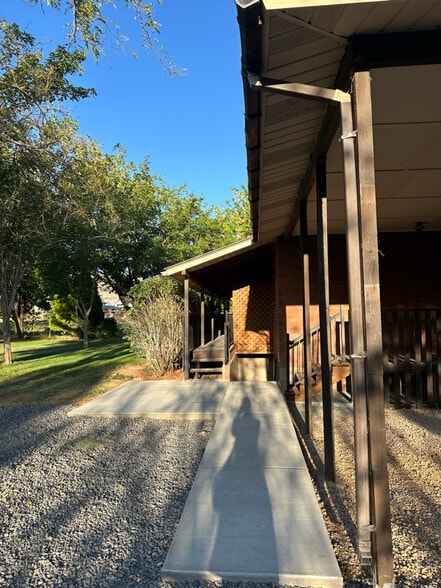 Building Photo - 1231 W 400 S