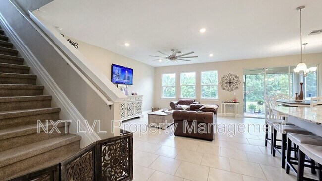 Building Photo - 804 Heather Lk Ave