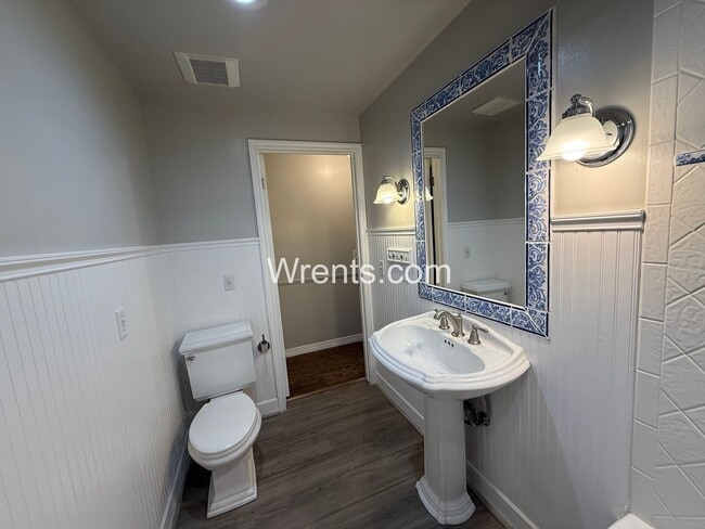 Building Photo - Spacious 6-Bedroom Home with Pool & Multiple Fireplaces – Great Northside Location!