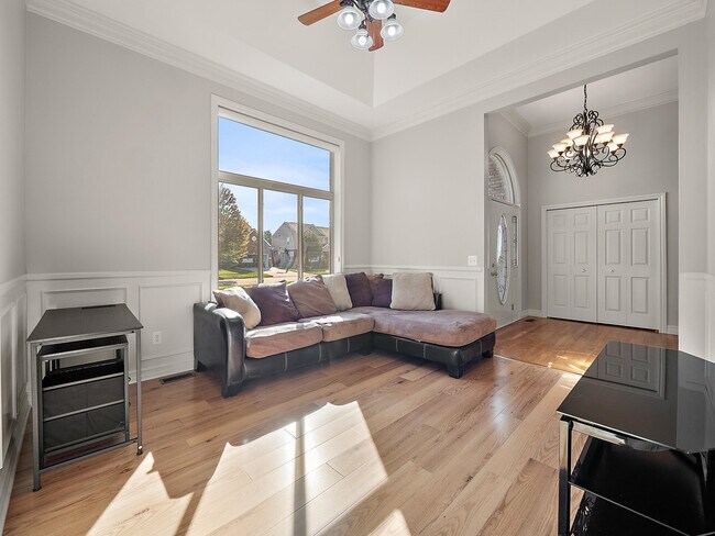 Building Photo - 50247 Cheltenham Dr