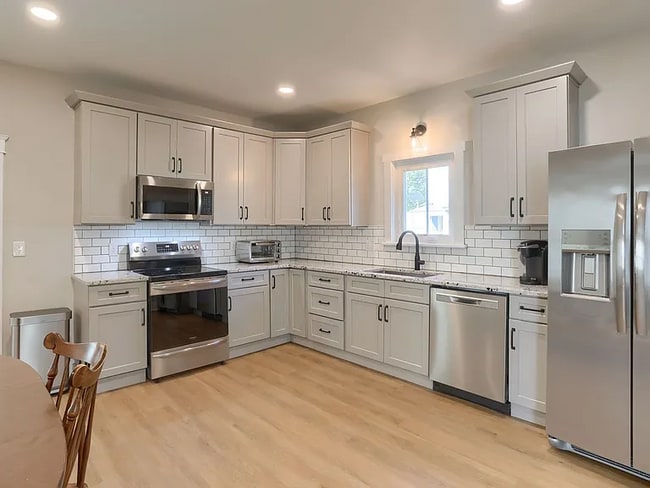 Building Photo - 3 Bedroom /2.5 Bathroom/ Listing by GMPS/ Lebanon