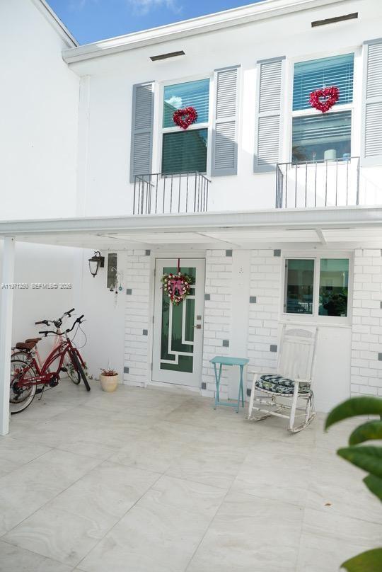 Building Photo - 1389 W 71st St