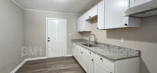 Building Photo - 307 N Hall St